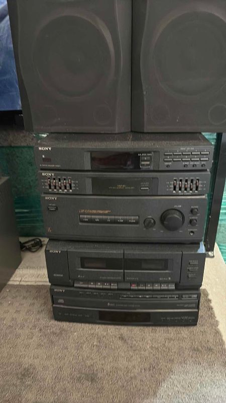 Photo 1 of SONY STEREO SYSYEM LBT-D159