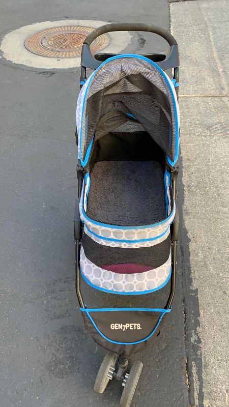 Photo 1 of GEN Z PETS DOG STROLLER