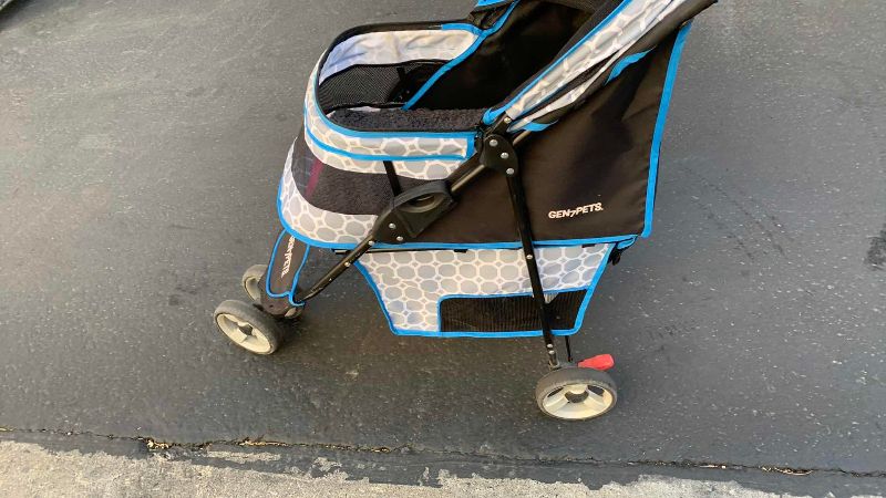 Photo 1 of GEN Z PETS DOG STROLLER
