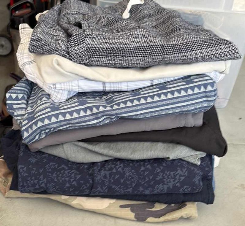 Photo 1 of MENS SHORTS 36 W