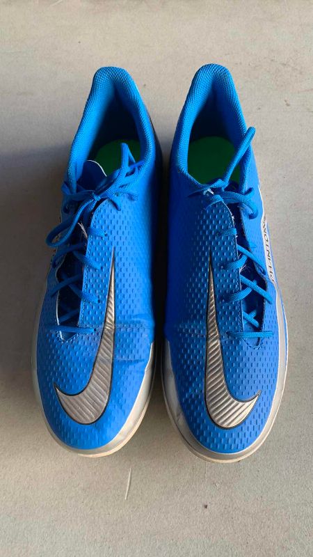 Photo 1 of MENS NIKE PHANTOM TRACK SHOES SIZE 11