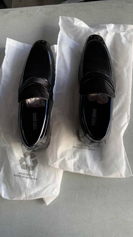 Photo 1 of MENS STACY ADAMS MEMORY FOAM DRESS SHOES SIZE 10