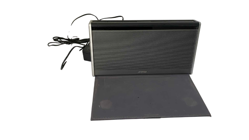 Photo 1 of BOSE SOUNDLINK SPEAKER