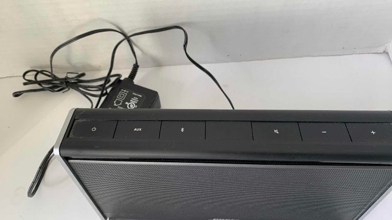 Photo 1 of BOSE SOUNDLINK SPEAKER