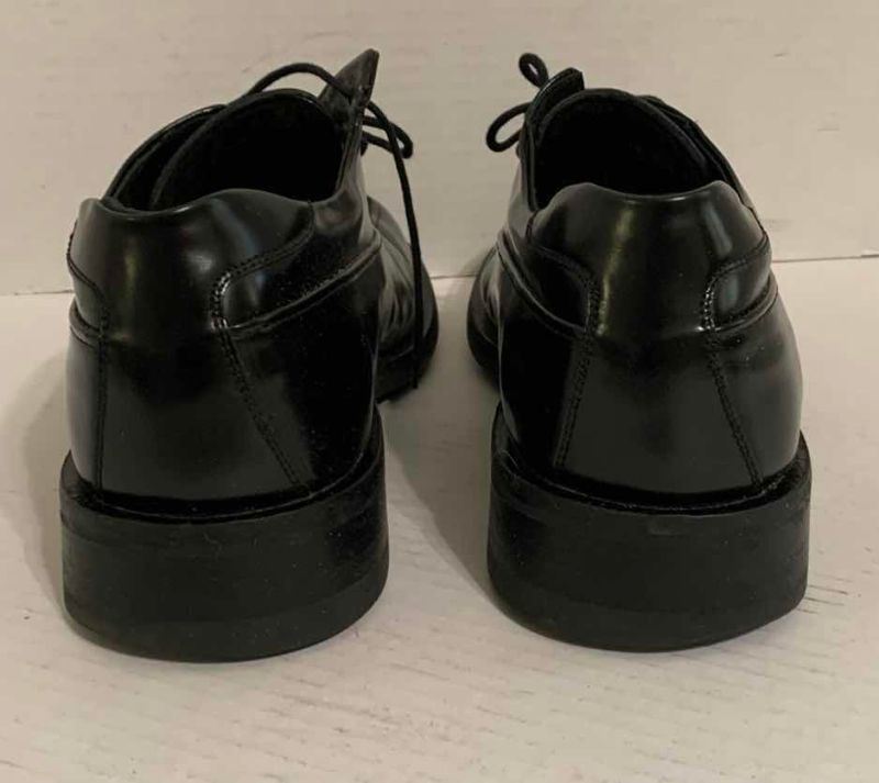 Photo 1 of BACCO BUCCI MENS DRESS SHOES SIZE 9.5 WIDE