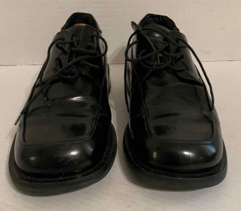 Photo 1 of BACCO BUCCI MENS DRESS SHOES SIZE 9.5 WIDE