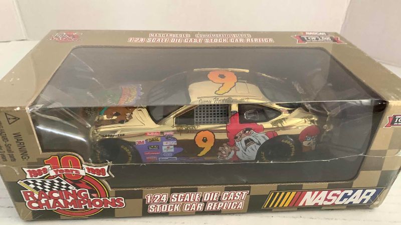 Photo 1 of NASCAR 10TH ANNIVERSARY RACING CHAMPIONS CARTOON NETWORK NUMBER 9 1/24 SCALE DIECAST STOCK CAR 1/1999