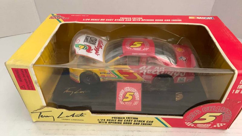 Photo 1 of NASCAR RACING CHAMPIONS 1996 CHAMPION TERRY LABONTE NUMBER 5 PREMIER EDITION 124 SCALE DIECAST STOCK CAR 1/9996