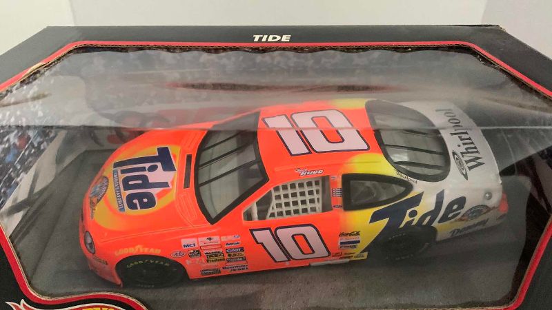 Photo 1 of NASCAR TEAM HOT WHEELS PRO RACING RICKY RUDD NUMBER 10 1/24 SCALE DIECAST CAR