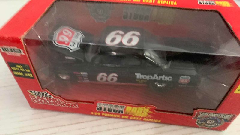 Photo 1 of NASCAR 50TH ANNIVERSARY RACING CHAMPIONS STOCK RODS 1962 CHEVY BELAIR ISSUE ISSUE NUMBER 33 1/24 SCALE