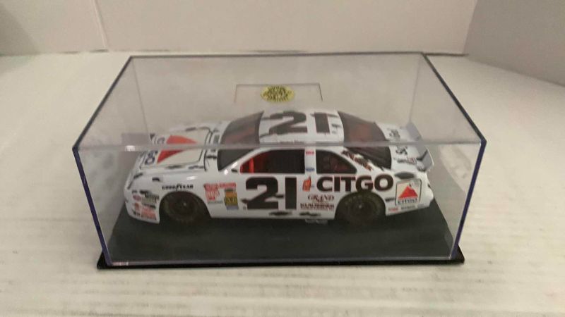 Photo 1 of NASCAR REVELL COLLECTION MICHAEL WALTRIP NUMBER 21