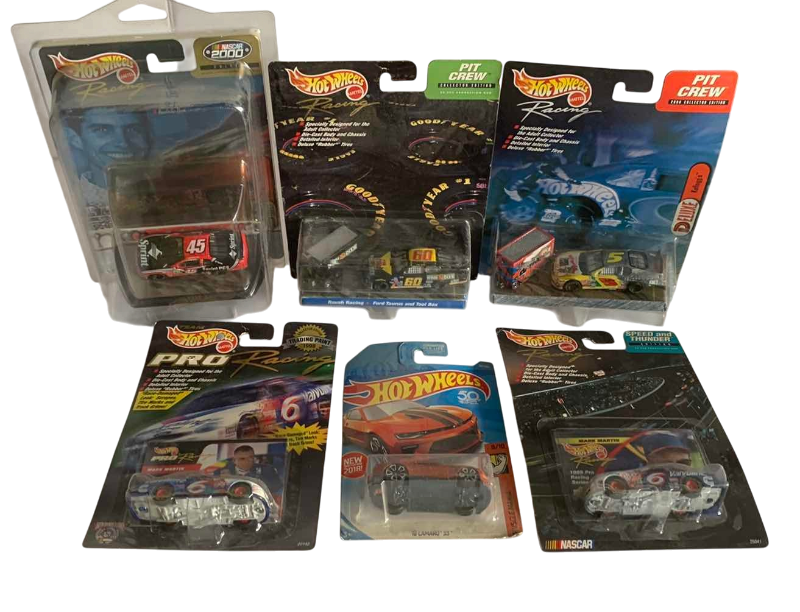 Photo 1 of NASCAR HOT WHEELS