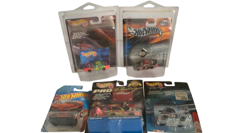 Photo 1 of NASCAR HOT WHEELS