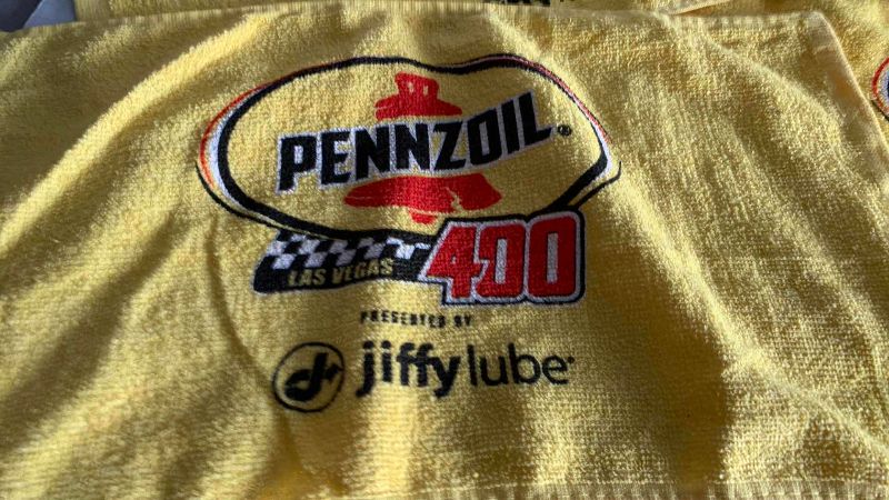 Photo 1 of FOUR PENZIOL LAS VEGAS 400 TOWELS