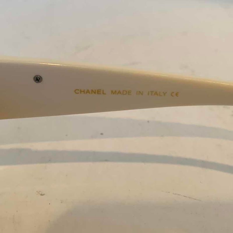 Photo 1 of CHANEL QUILTED W CC SIDE SUNGLASSES