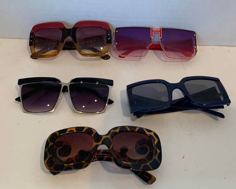 Photo 1 of 5-PAIRS OF LADIES FASHION SUNGLASSES