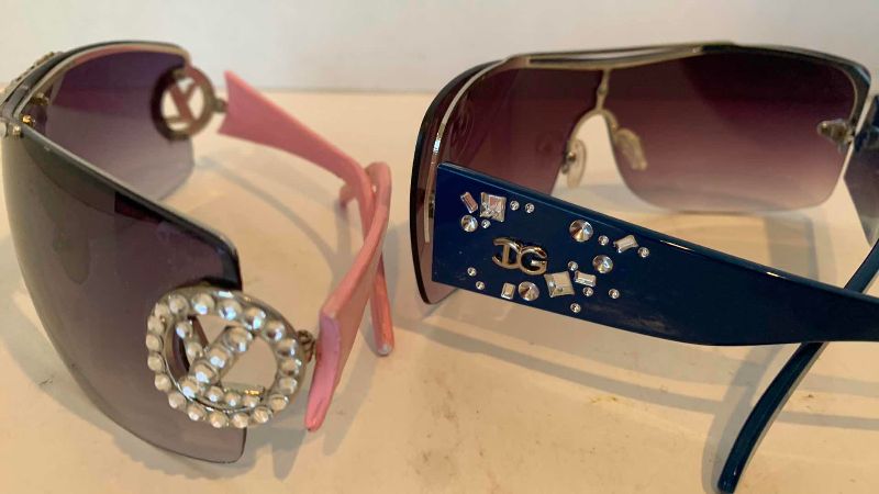 Photo 1 of 5-PAIRS OF LADIES FASHION SUNGLASSES