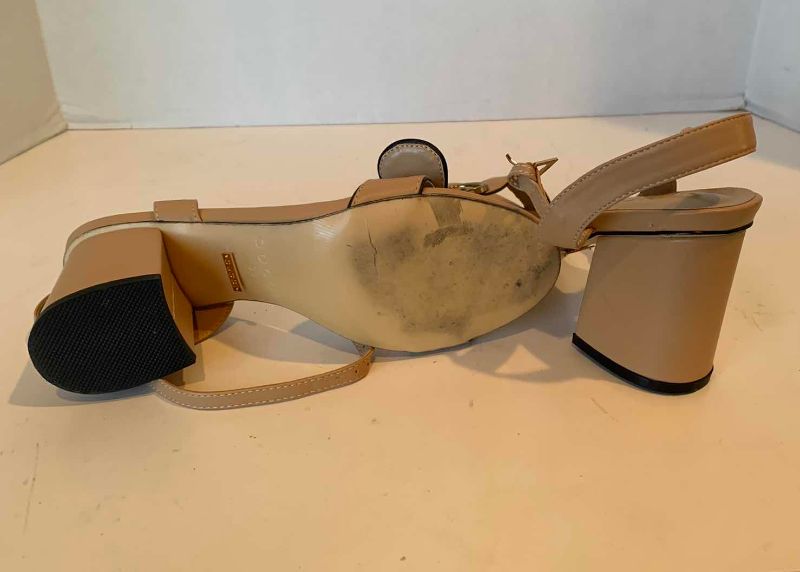 Photo 1 of GUCCI NUDE HEELS MADE IN ITALY SIZE 39