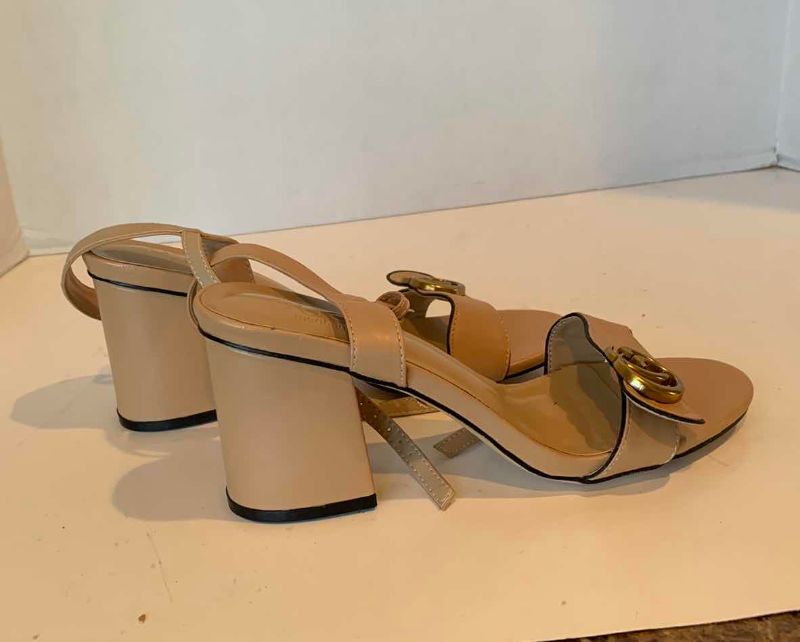 Photo 1 of GUCCI NUDE HEELS MADE IN ITALY SIZE 39