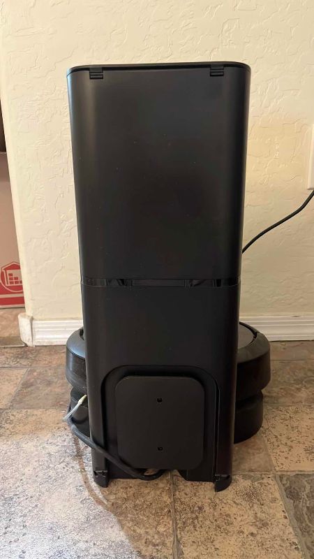 Photo 1 of IROBOT ROOMBA I3 WIFI VACUUM CLEANING AUTOMATIC DIRT DISPOSAL