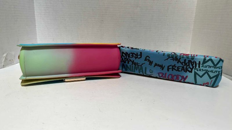 Photo 1 of RAINBOW AND GRAFFITI CHAIN SHOULDER BAGS