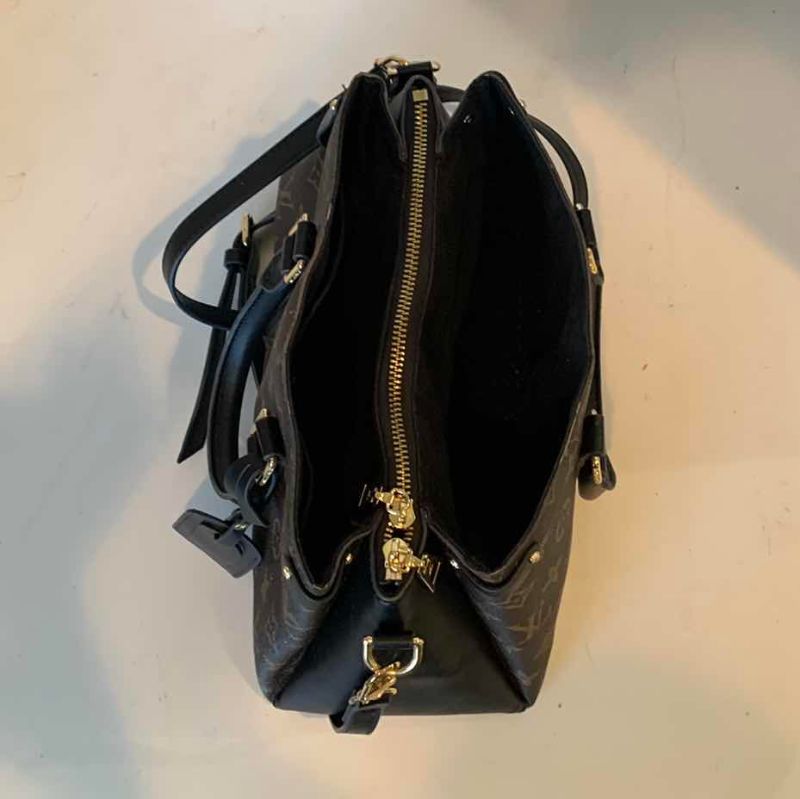 Photo 1 of LOUIS VUITTON MONOGRAM HANDBAG