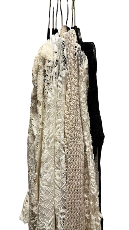 Photo 1 of LONG LACE SHAWLS SIZE M
