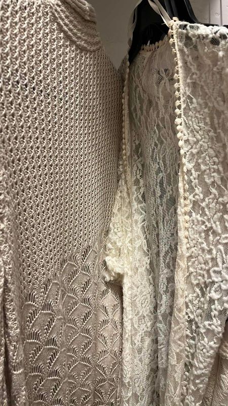 Photo 1 of LONG LACE SHAWLS SIZE M