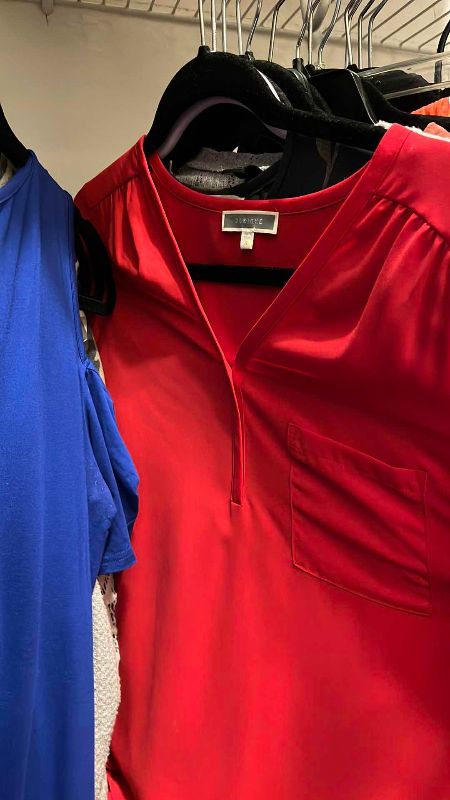 Photo 1 of WOMEN'S TOPS & BLOUSES (SIZE M)