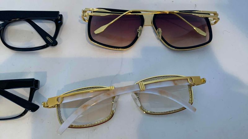Photo 1 of 6-WOMENS ASSORTED FASHION GLASSES
