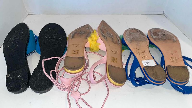 Photo 1 of 3 PAIRS-WOMEN'S FLAT SHOES (SIZE 7)