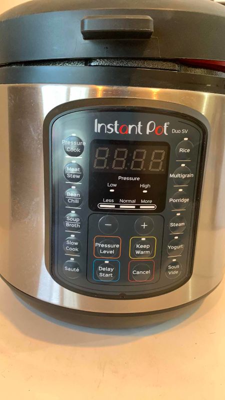 Photo 1 of INSTANT POT DUO SV AND COOKBOOK