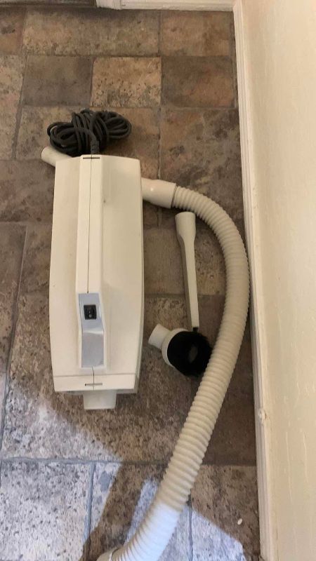 Photo 1 of ORECK XL PORTABLE VACUUM