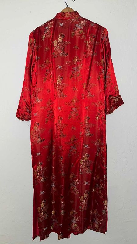 Photo 1 of VINTAGE SILK ORIENTAL KIMONO ROBE SIZE L