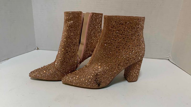Photo 1 of BETSY JOHNSON CADY WOMENS ANKLE BOOT SIZE 7.5