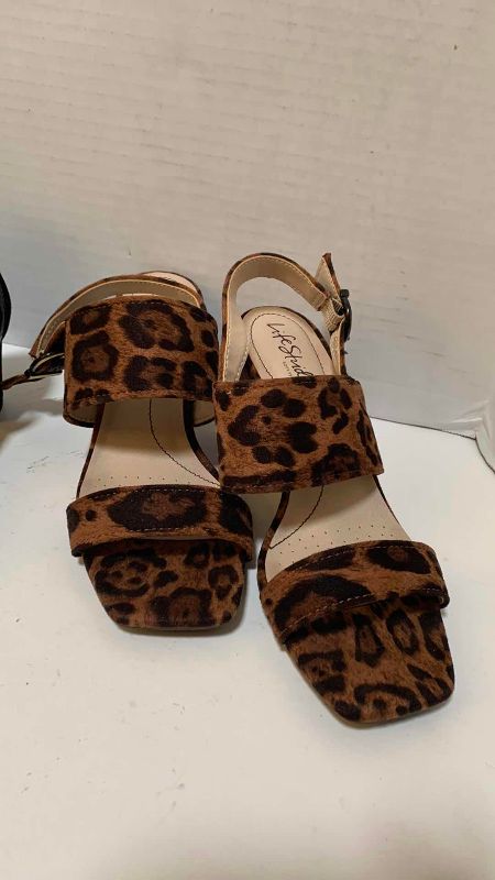 Photo 1 of 4-ANIMAL PRINT HEELS SIZE 7.5