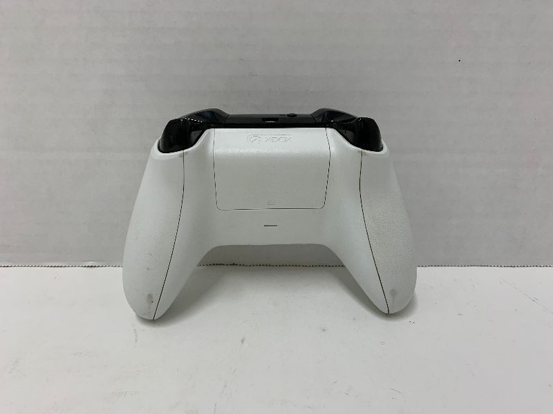 Photo 1 of XBOX ONE CONTROLLER