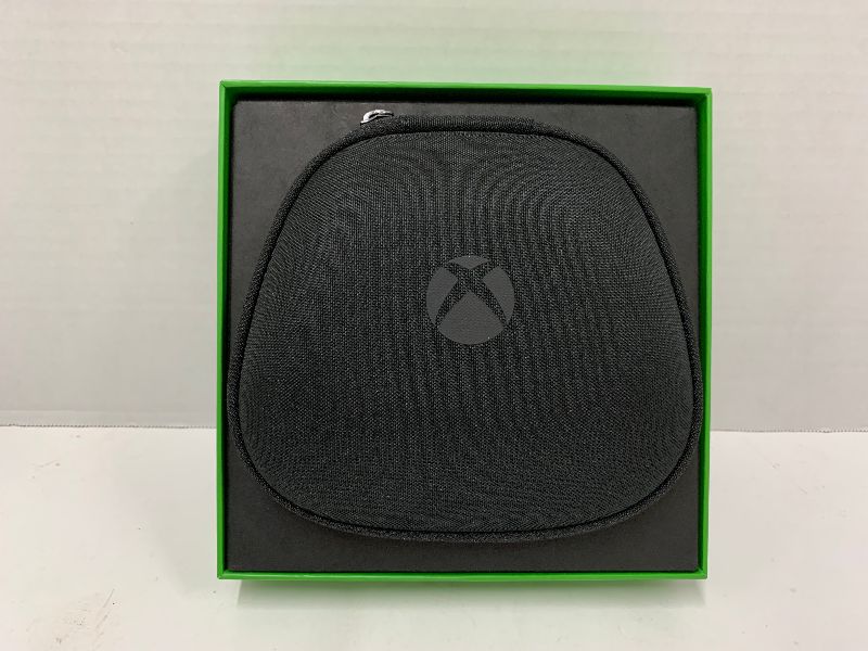 Photo 1 of XBOX ONE ELITE SERIES 2 CONTROLLER MISSING PADDLES