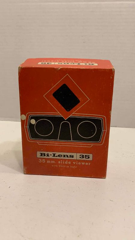Photo 1 of VINTAGE VIEW-MASTER BI-LENS SLIDE VIEWER