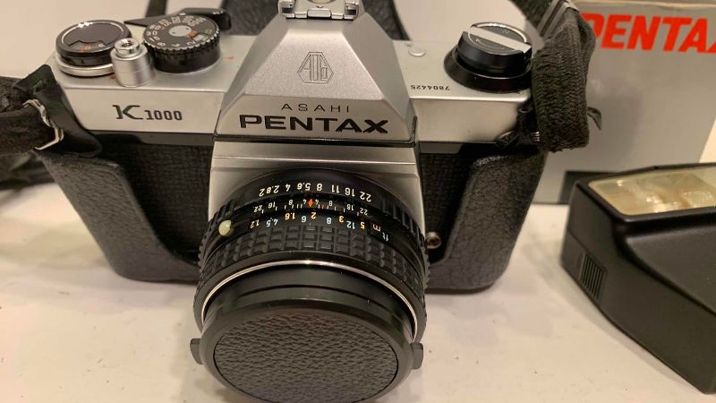 Photo 1 of VINTAGE PENTAX K1000 CAMERA,FLASH AND CASE