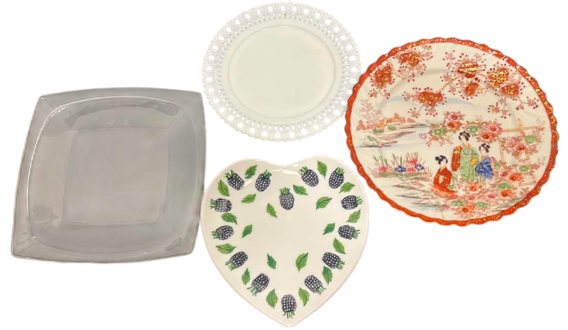Photo 1 of 4-DECORATIVE DINNER PLATES