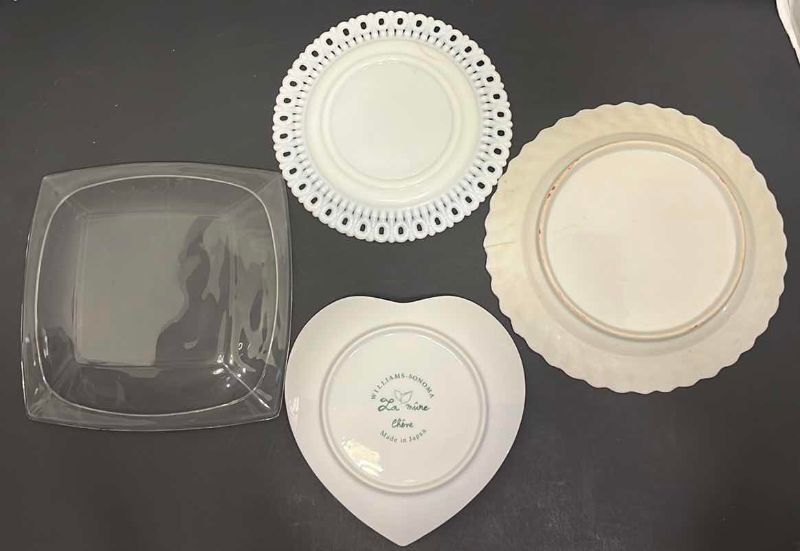 Photo 1 of 4-DECORATIVE DINNER PLATES