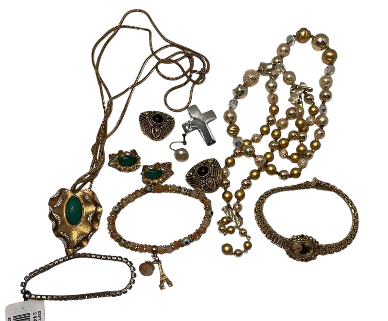 Photo 1 of GOLD TONE JEWELRY