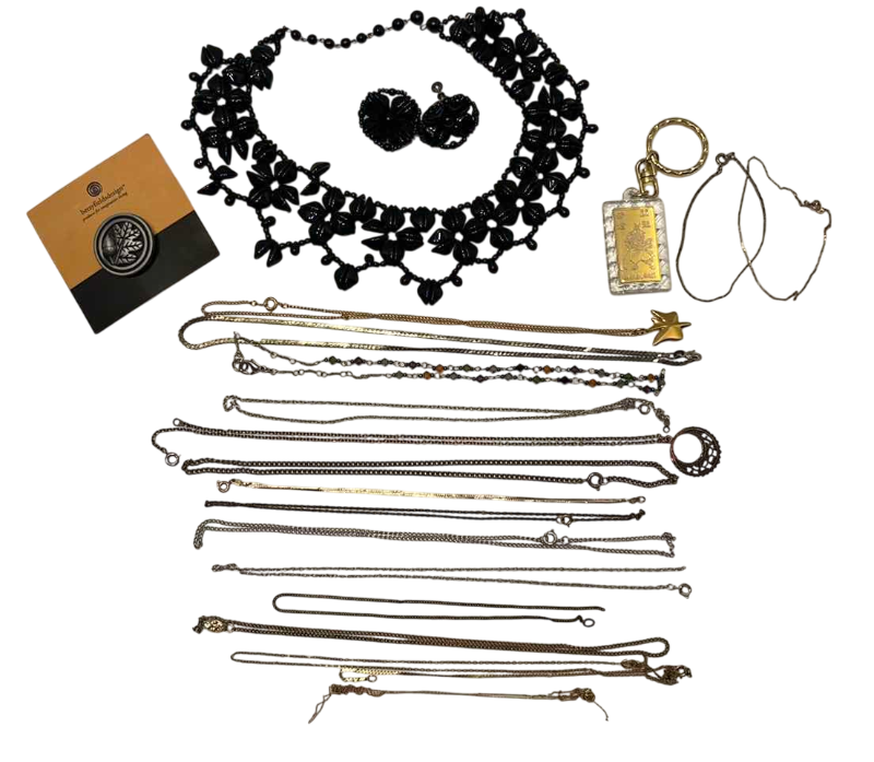 Photo 1 of NECKLACES AND BRACELETS