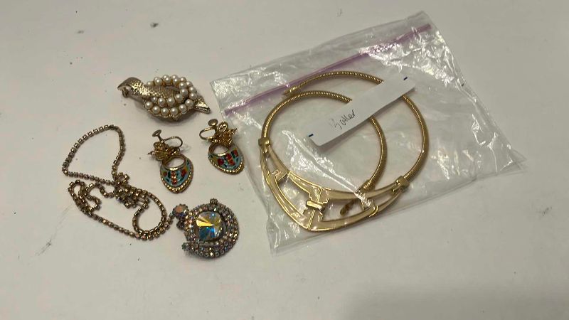 Photo 1 of GOLD TONE COSTUME JEWELRY