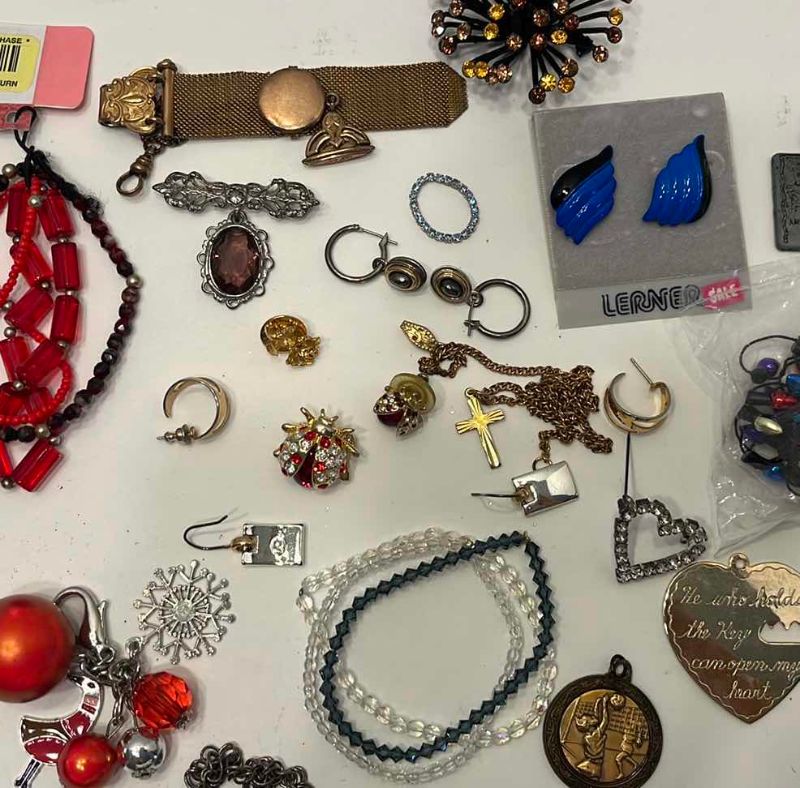 Photo 1 of MISCELLANEOUS JEWELRY