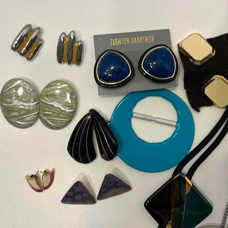 Photo 1 of FASHION STATEMENT JEWELRY