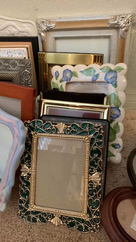 Photo 1 of VARIOUS TYPES OF PHOTO FRAMES