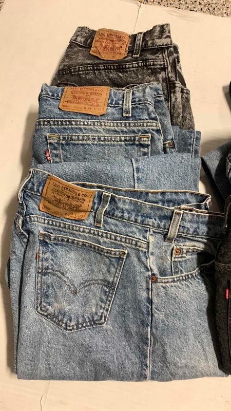 Photo 1 of 5-PAIRS OF MENS LEVI JEANS SIZE 34 X 30