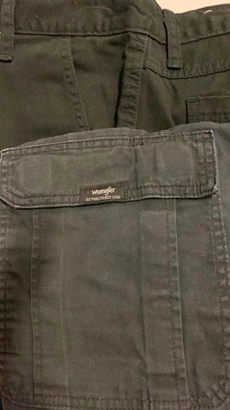 Photo 1 of 4-PAIRS OF WRANGLER ORIGINALS CARGO SHORTS SIZE 40